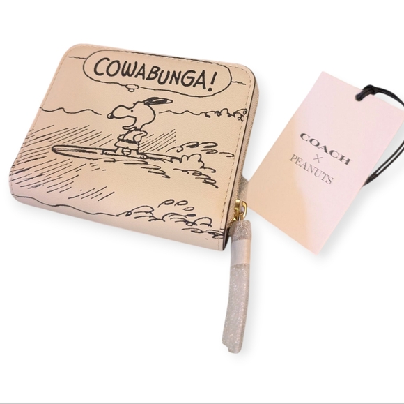 Coach X Peanuts Essential Billfold Wallet In Newspaper Print Snoopy - Picture 4 of 12